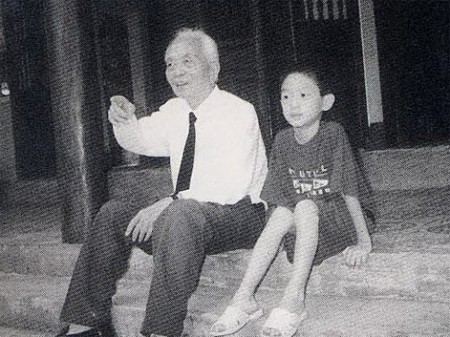 Đại tướng Võ Nguyên Giáp và cháu nội tại quê nhà Lệ Thủy - Quảng Bình